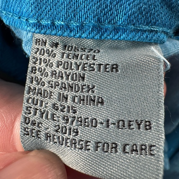 TRACTR MONA Bright Dive Blue High‎ Rise Stretch Cut Off Crop Jeans Sz 0/25 NWT - Picture 10 of 11